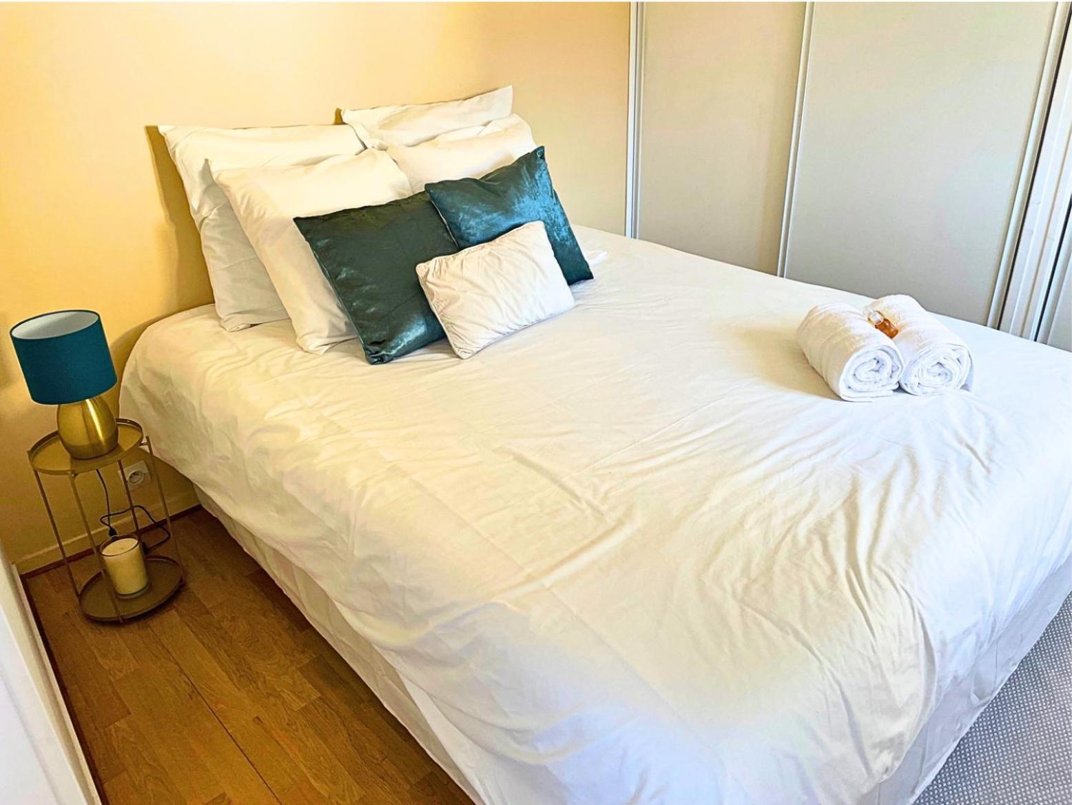 Appart Cosy Renove Avec Ac Hypercentre Nemours Exterior photo